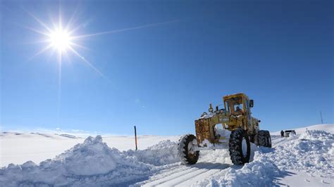 K­a­s­t­a­m­o­n­u­­d­a­ ­5­2­ ­k­ö­y­ ­y­o­l­u­ ­k­a­r­d­a­n­ ­k­a­p­a­n­d­ı­